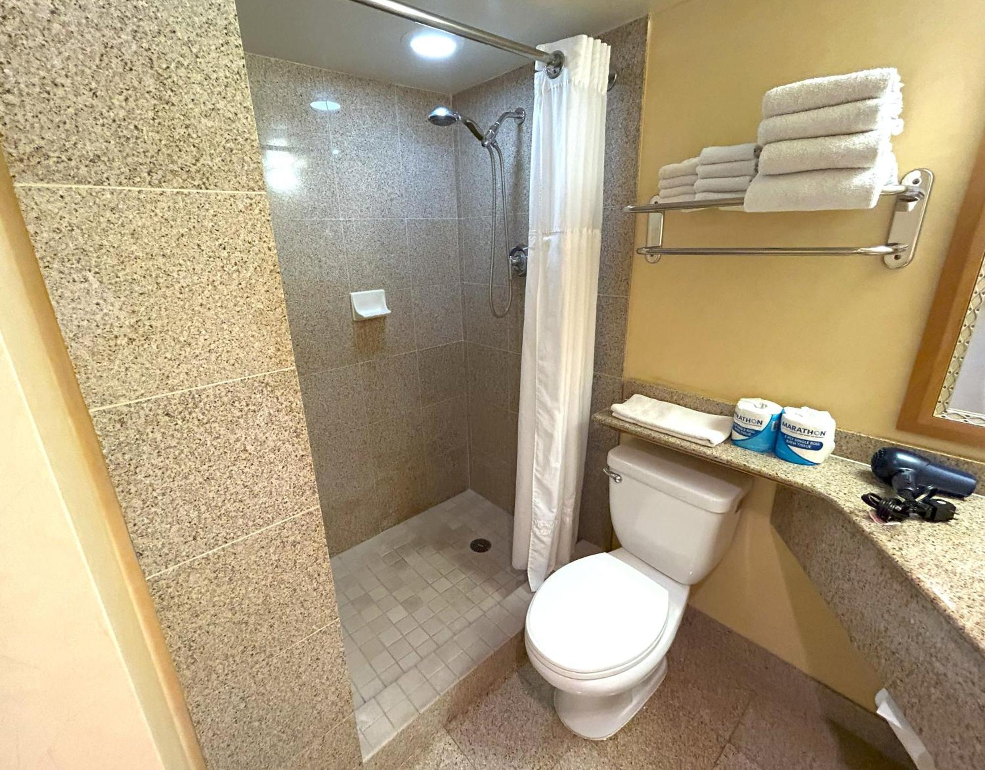 Ilikai Apt 302 - Spacious Studio With Stunning Ocean & Harbor Views Honolulu Extérieur photo
